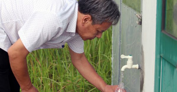 Hàng nghìn hộ dân hoang mang vì nước sạch có mùi lạ