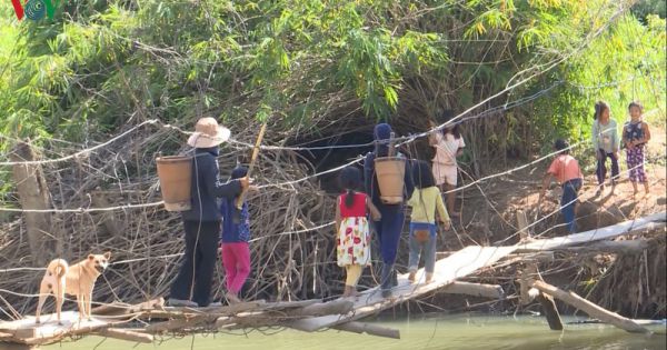 Nguy hiểm rình rập ở những cây cầu tạm bợ tại Gia Lai