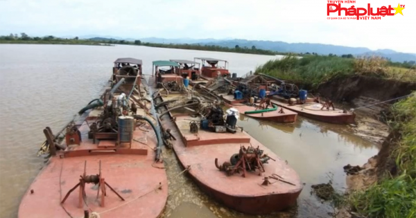 Hải Dương: Bắt giữ 2 tàu khai thác cát trái phép