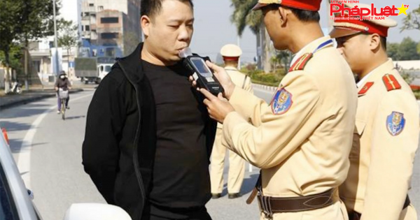 Người lái xe máy có nồng độ cồn sẽ bị phạt tới 8 triệu, lái ôtô phạt tới 40 triệu đồng