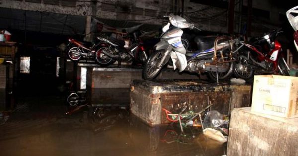 Nghệ An: Hơn 5000 nhà bị nhấn chìm, 3 người thiệt mạng và nhiều người bị sét đánh