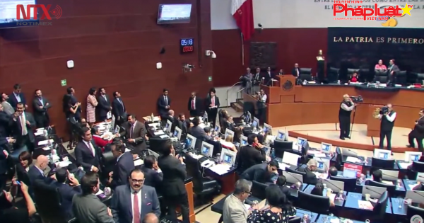 Thượng viện Mexico thông qua đạo luật phế truất tổng thống