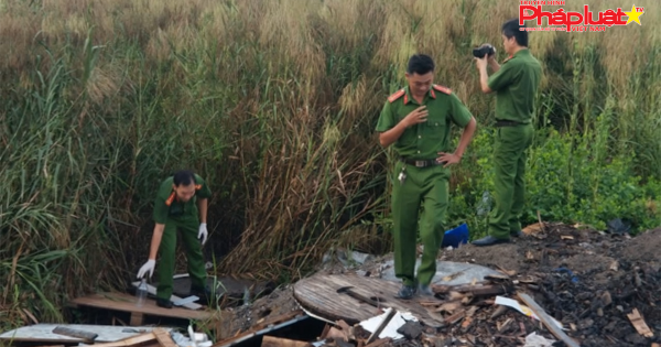 Bắt quả tang Công ty Monarch Laundry xả thải ra sông Soài Rạp