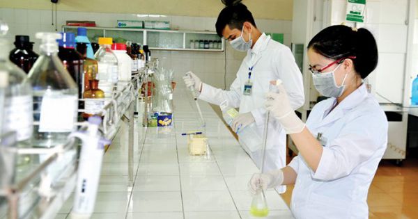 Xét nghiệm nước miễn phí cho người dân ảnh hưởng sự cố ô nhiễm nước sông Đà