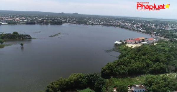 Bà Rịa Vũng Tàu: Người dân mòn mỏi chờ làm đường ven hồ Xuyên Mộc