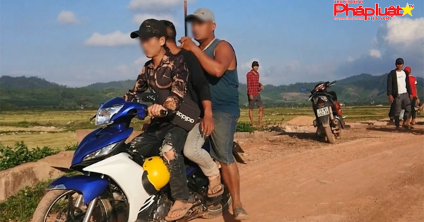 Bị đánh rách mặt ngay khi tố cáo cán bộ xã nhận hối lộ