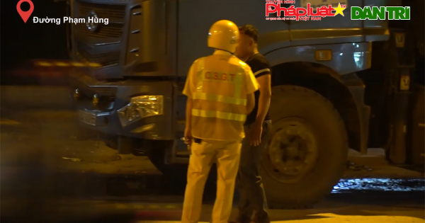 Bị CSGT kiểm tra, hàng loạt tài xế xe quá tải 