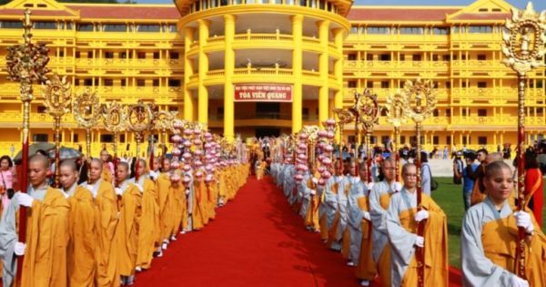 Hàng nghìn người dự đại lễ tưởng niệm 906 năm ni sư Diệu Nhân viên tịch