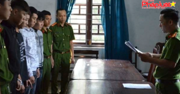 7 tên cướp chặn đường, đòi cướp tài sản của công an