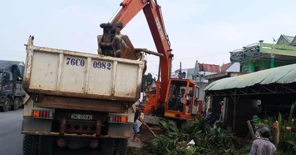 Cưỡng chế các hộ dân để giao mặt bằng thi công quốc lộ 1A