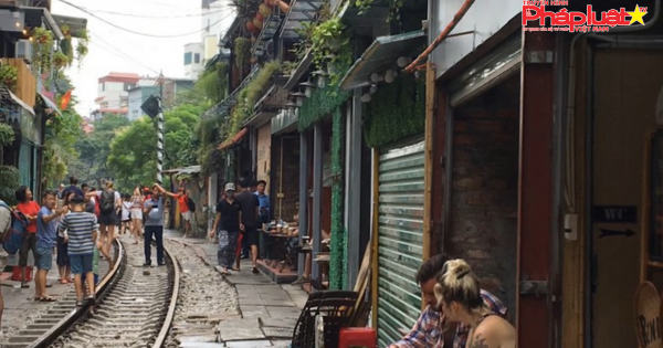 Phó thủ tướng yêu cầu xem xét di dời hộ dân khu vực “cà phê đường tàu”