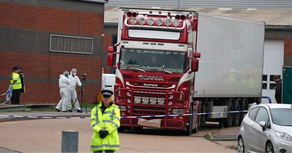 Anh chính thức xác định danh tính 39 nạn nhân thiệt mạng trong xe tải