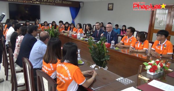 Tăng cường liên kết cử nhân ngôn ngữ và thạc sĩ quản trị kinh doanh