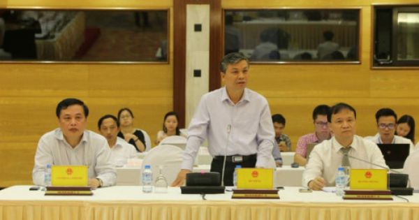 Bộ Nội vụ yêu cầu tuyển dụng đặc cách đối với giáo viên hợp đồng lâu năm