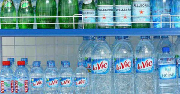Nhận biết nước ngầm dán nhãn nước khoáng