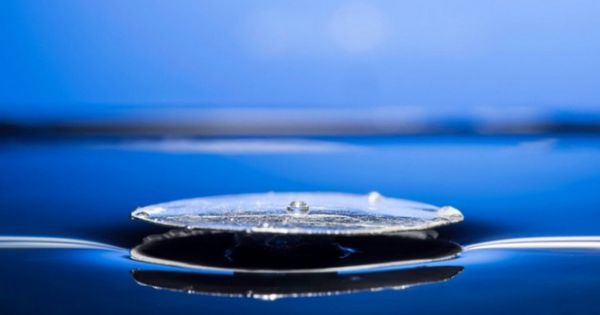 Các nhà khoa học đã tạo ra được một vật liệu kỵ nước không bao giờ chìm