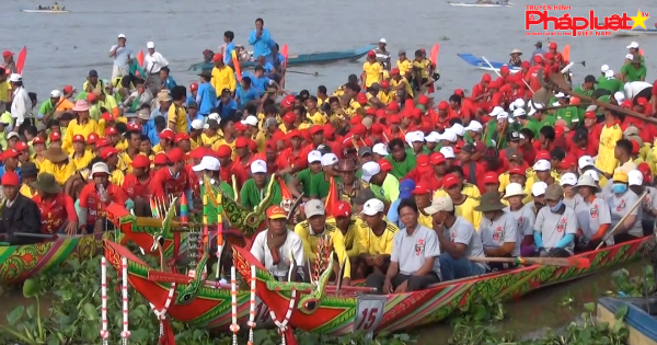 Khai mạc giải đua ghe ngo Lễ hội Ok-om-bok Kiên Giang năm 2019
