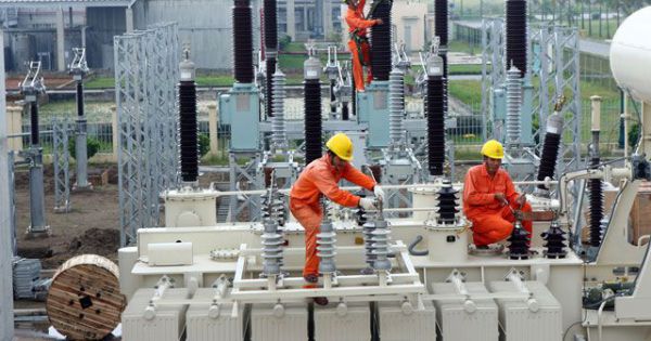 Thiếu nước, tăng cường huy động các nguồn điện chạy dầu