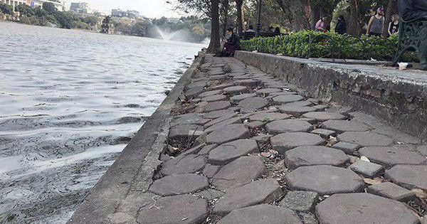 Hà Nội kè quanh hồ Hoàn Kiếm bằng những khối bê tông nặng 2 tấn