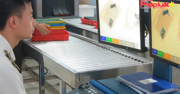Nam hành khách định mang cả súng và 177 viên đạn lên máy bay