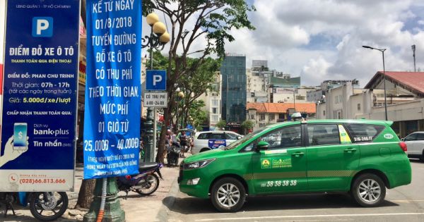 TP.HCM lắp biển báo giao thông để xử phạt ô tô “xù phí”