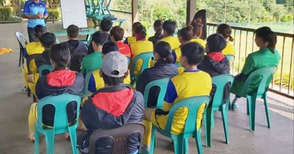 Tuyển nữ Việt Nam kêu gọi CĐV bình tĩnh trước tin thất thiệt