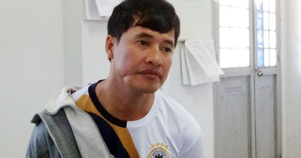 Bắt khẩn cấp kẻ chém lìa ngón tay thanh tra giao thông, rồi tấn công cảnh sát