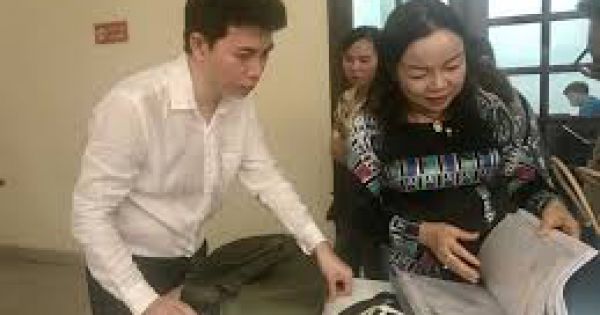 Hoãn xử vụ Đàm Vĩnh Hưng bị kiện