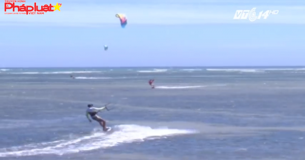 Ninh Thuận tổ chức lễ hội lướt ván diều đầu tiên tại Việt Nam