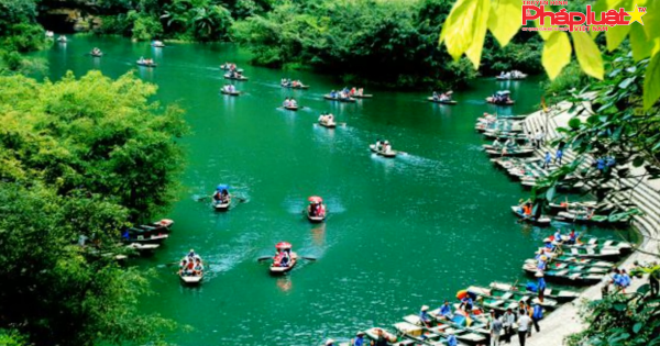 Vé tham quan danh thắng Tràng An tiếp tục tăng từ đầu năm 2020