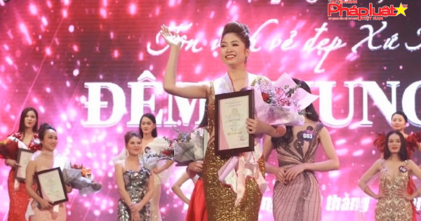 Nguyễn Hàm Hương đăng quang Người đẹp xứ Mường 2019