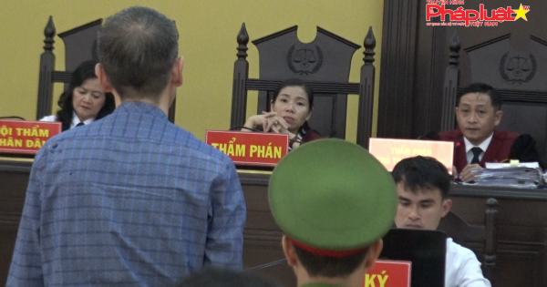 Xét xử nguyên Bí thư Thị xã Bến Cát: Bị cáo Lộc cho rằng truy tố không đúng?