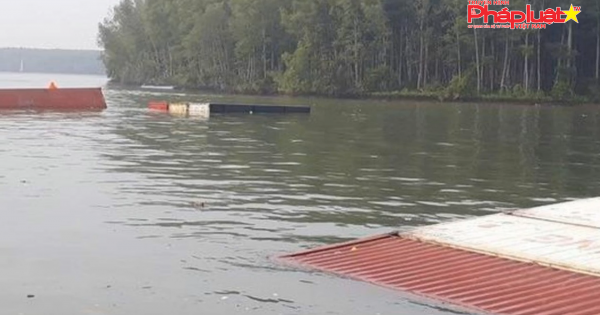 Ba thợ lặn mất tích khi tham gia trục vớt tàu chìm ở TP HCM