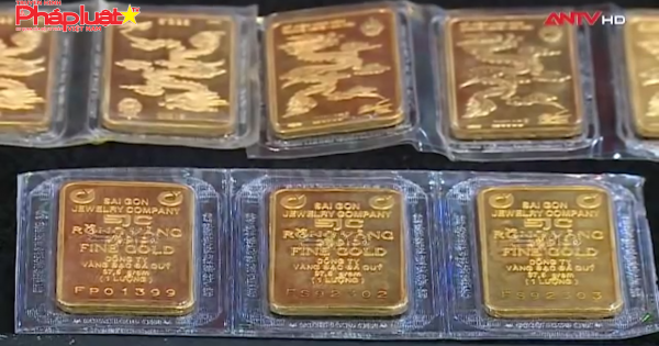 FED giữ nguyên lãi suất, giá vàng tăng vọt