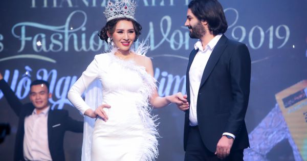 Quán quân sắc đẹp quốc tế Kim Sỹ và thời trang dành cho các nữ doanh nhân