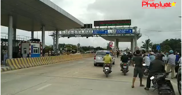 BOT Quốc lộ 26 thất thủ ngay ngày đầu thu phí