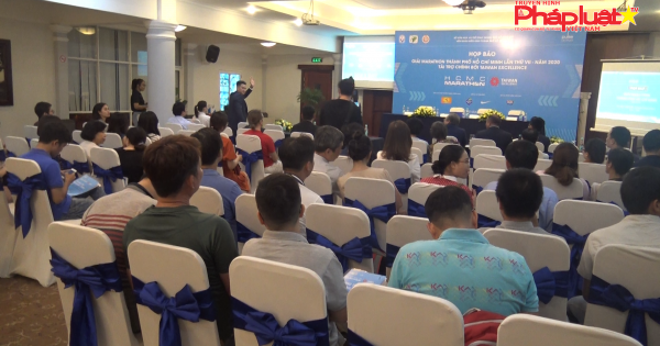 Hơn 9.000 người chạy truyền cảm hứng Marathon TPHCM 2020