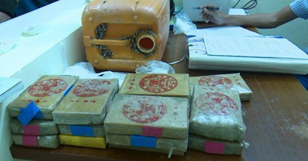 33 kg ma tuý dạt vào biển miền Trung từ con tàu đắm