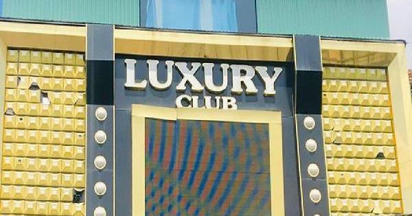 Công an đột kích tụ điểm karaoke LUXURY ở Quảng Nam, phát hiện 58 nam nữ phê ma túy