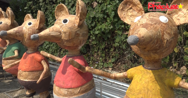 Tất bật chuẩn bị đường hoa Nguyễn Huệ Tết Canh Tý 2020