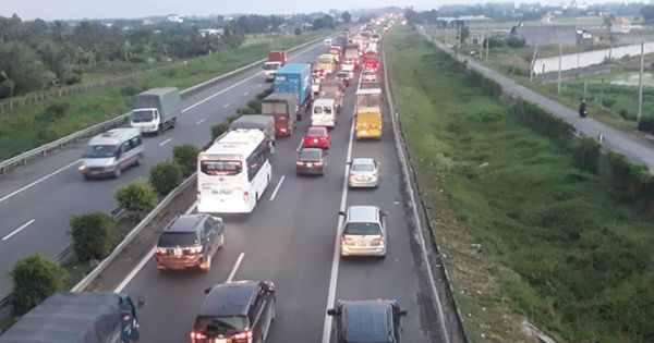 Cao tốc TP.HCM - Trung Lương hư hỏng nặng, cần hơn 100 tỉ sửa chữa