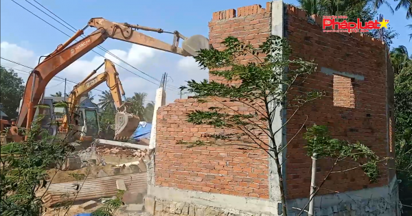 Bình Định: Cưỡng chế nhà thờ phụng Mẹ Việt Nam Anh hùng lấy đất bán đấu giá