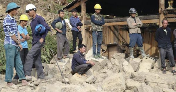 Sập tường khi đang dỡ nhà, 5 người chết, 2 người bị thương