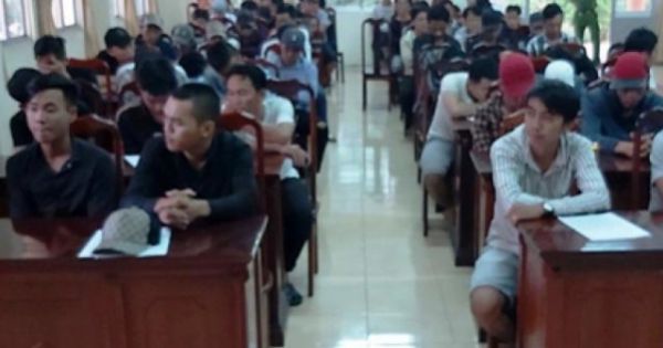 Công an Bến Tre bắt giữ nhóm người phê ma túy ở TP.HCM mang hung khí kéo về Bến Tre đòi nợ