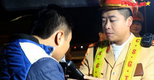 Hà Nội: Lái xe phải kiểm tra nồng độ cồn và thử ma túy mới được xuất bến