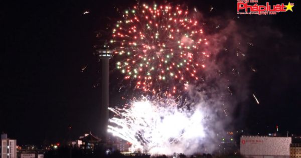 Các nước châu Á đón chào năm 2020