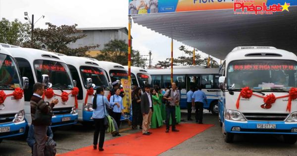 Khai trương tuyến xe buýt liên tỉnh liền kề từ Huế đi Đà Nẵng