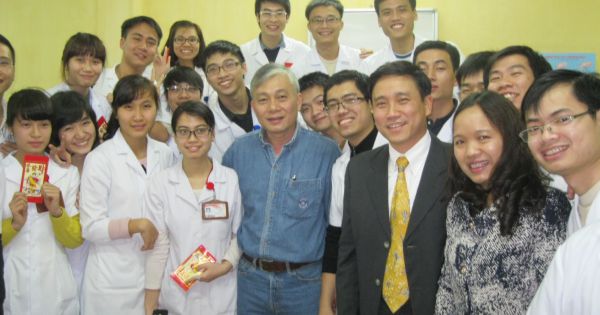 Tranh cãi xung quanh việc Trường ĐH Y Hà Nội 