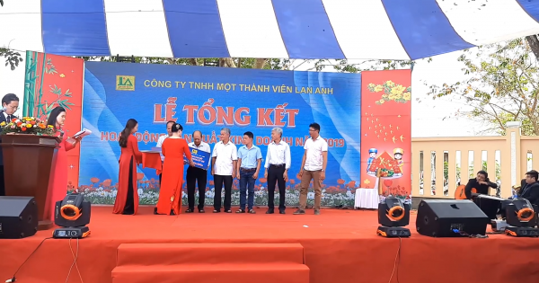 Bà Rịa - Vũng Tàu: Công ty Lan Anh trao tiền ủng hộ Quỹ An sinh xã hội ở địa phương