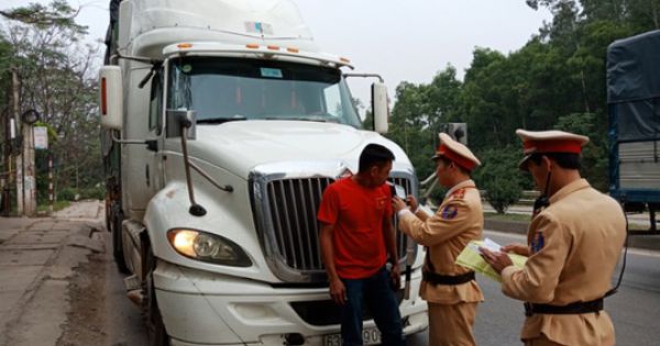 Kiểm tra 300 xe ôtô, CSGT Thanh Hóa không phát hiện tài xế nào uống rượu bia